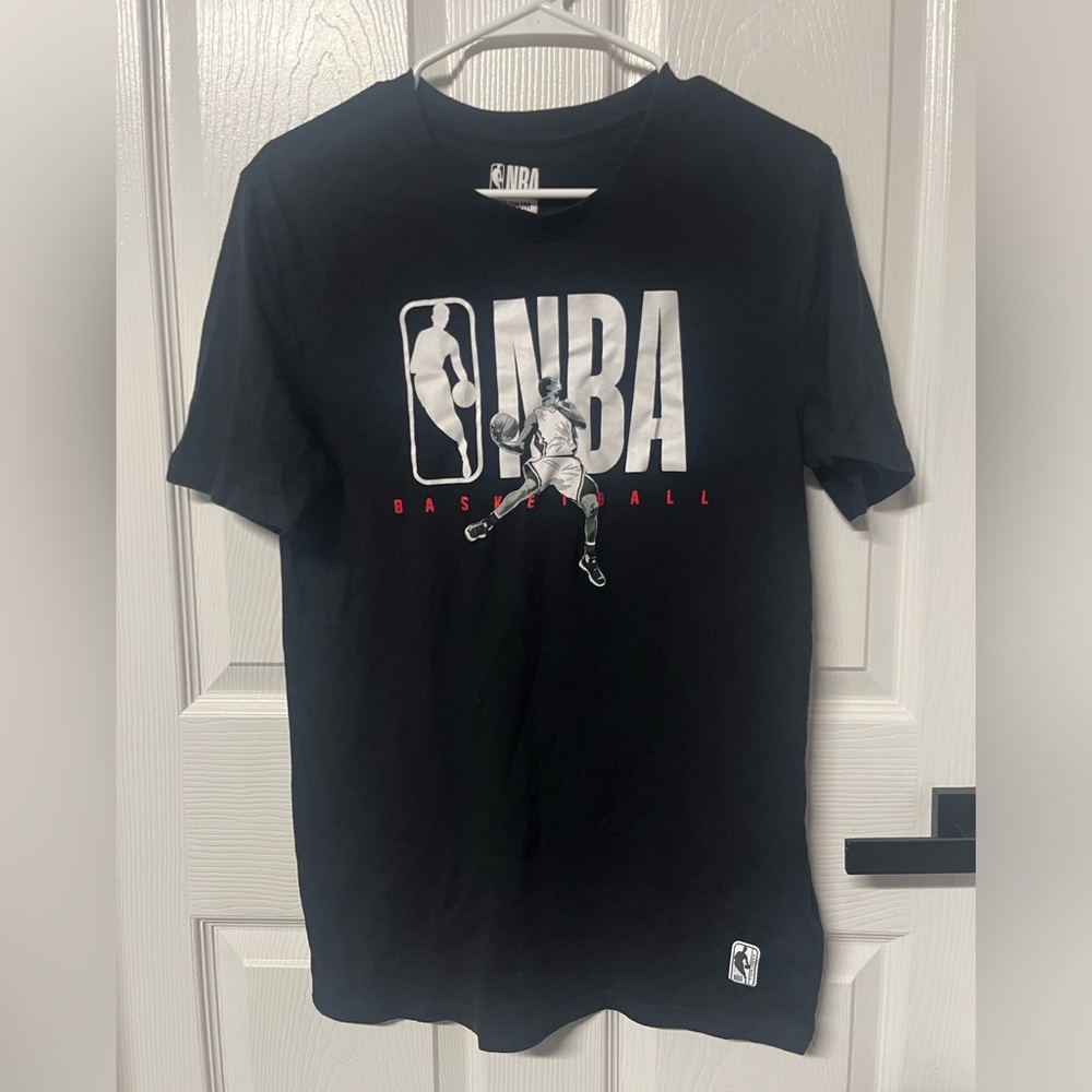 NBA Logo Basketball Mens Medium Black Short Sleeve T Shirt Cotton Crew Neck NBA